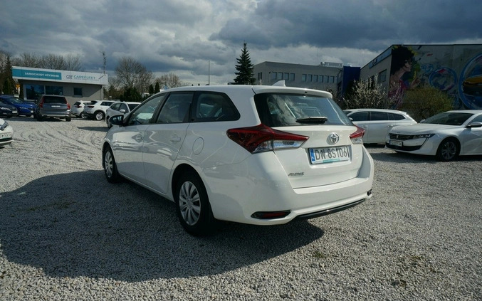 Toyota Auris cena 43900 przebieg: 174967, rok produkcji 2017 z Kołobrzeg małe 529